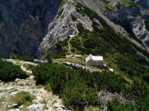 Skuta Trail - Mountain hut at Kokrsko Sedlo