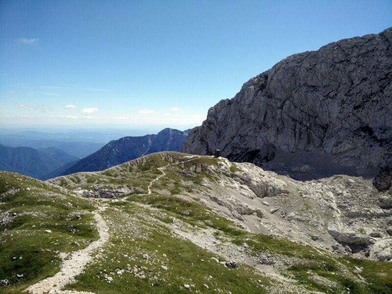Skuta Trail - Mountain shelter in distance