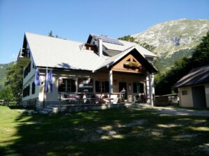 Vogel Trail - Mountain hut at Planina Razor