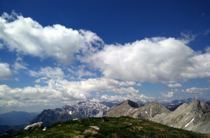 Vrh nad Skrbino Trail - View towards the west