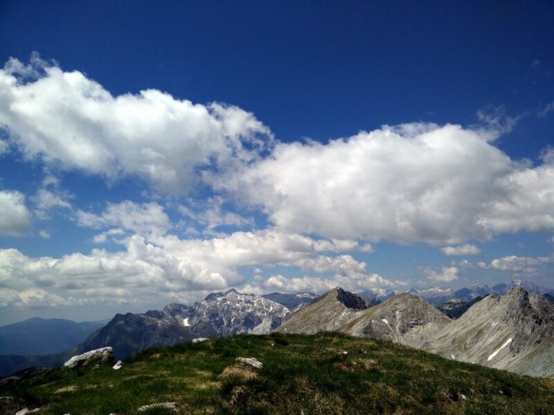 Vrh nad Skrbino Trail - View towards the west