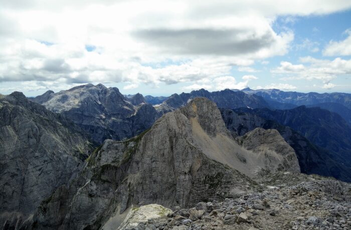 Stenar Trail - View on the surrounding peaks