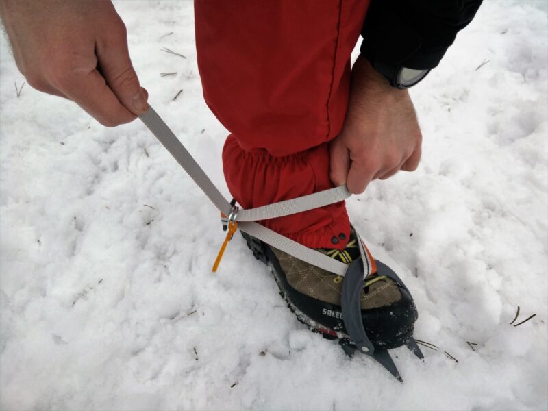 How to put on crampons 4