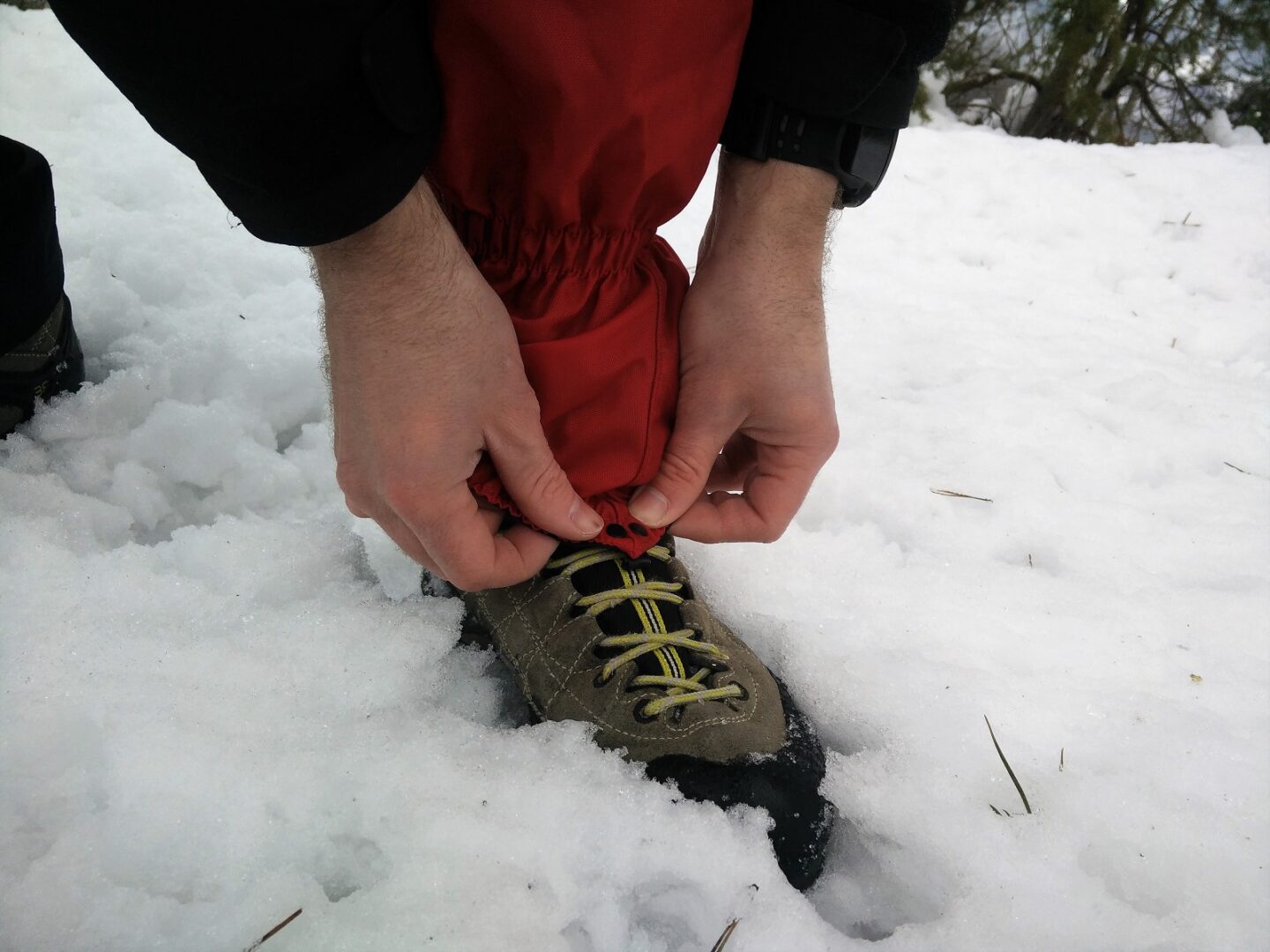 Winter Hiking Gear How to use crampons, ice axes and gaiters? Nail