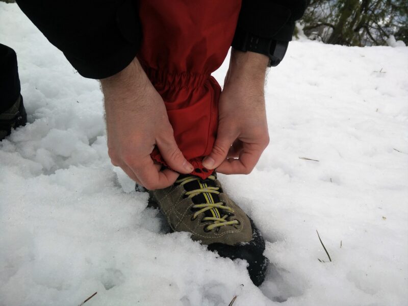 How to put on gaiters 2