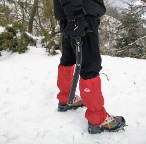 Winter Hiking Gear: How to use crampons, ice axes and gaiters? 