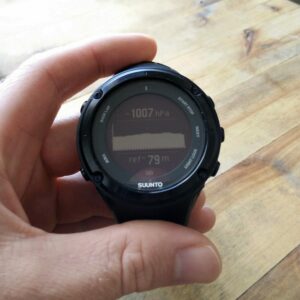 How to use barometer on a Suunto watch to predict the weather?