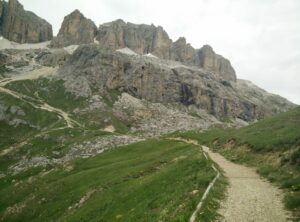 Sass Pordoi - The wide path in the beginning
