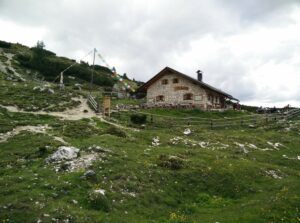 Tre Cime di Lavaredo: Malga Langalm mountain hut comes after Drei Zinnen hut