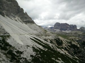 Tre Cime di Lavaredo: Path from Auronzo hut towards Lavaredo hut 