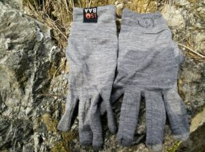 Isobaa Merino Liner Gloves: Both Gloves