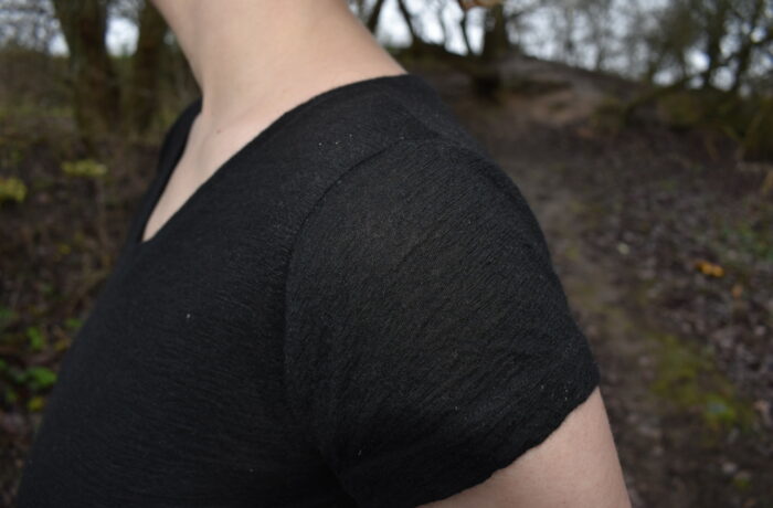 Arms of Andes Alpaca 110 T-shirt - sleeves close-up
