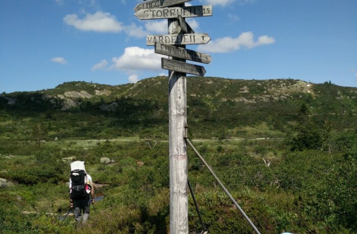 Kvitevatn Trail - sign post