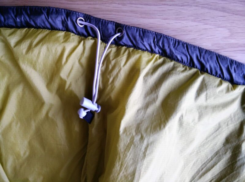 Drawcord with toggle