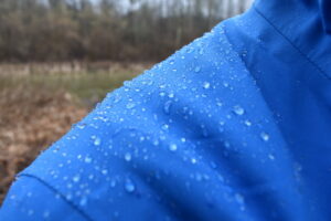 Sherpa Makalu Jacket: DWR treatment repels the water droplets