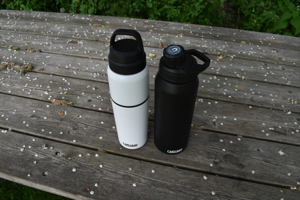 For hiking we recommend water bottles between 0.5 and 1 liters