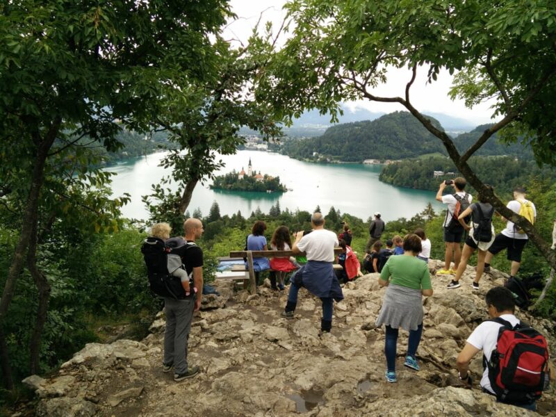 Lake Bled Osojnica hike - a bit crowded on top of the Ojstrica viewpoint