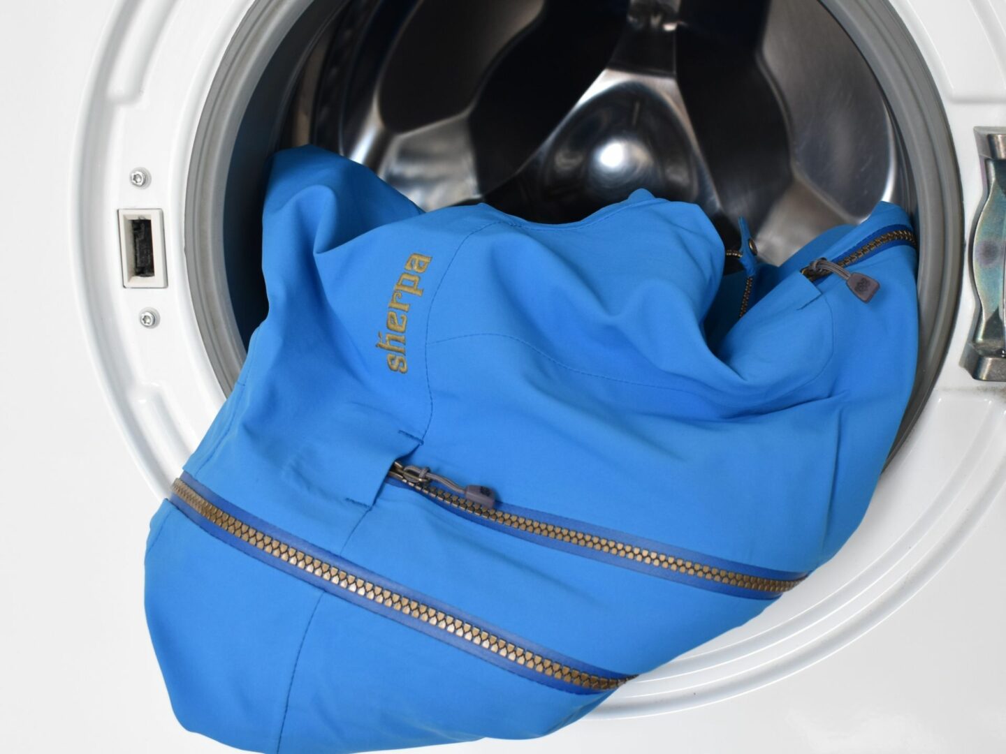 How to Wash Outdoor Clothing? Nail the Trail