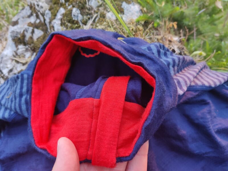 Isobaa Long Sleeve Zip Neck: The zipper is backed by fabric so taht it doesn't chafe you