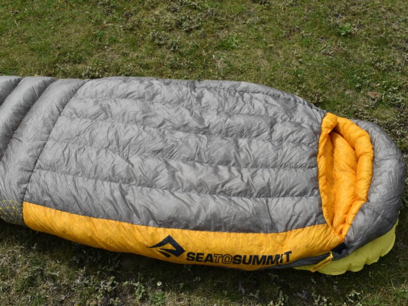 Sea to Summit Spark 28F - vertical baffle construction on chest